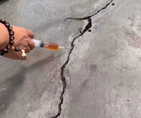 金湖混凝土裂缝修补技术详解​